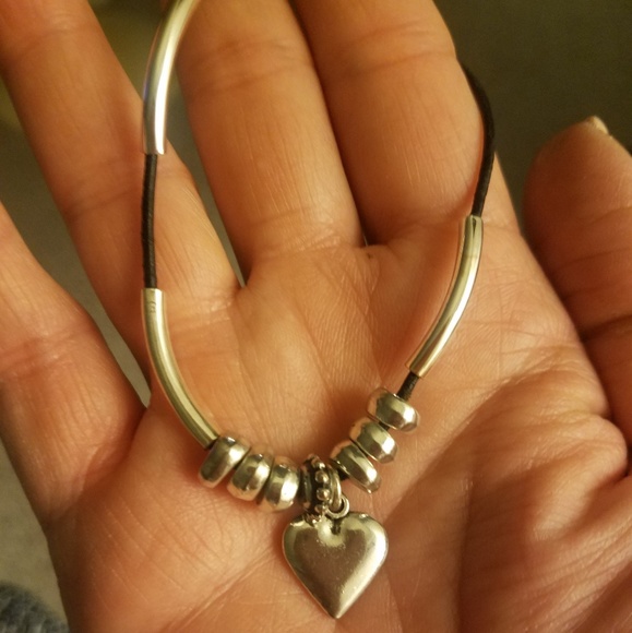 lizzie james Jewelry - Lizzie James adjustable bracelet with heart charm lizzie james Jewelry - Lizzie James adjustable bracelet with heart charm